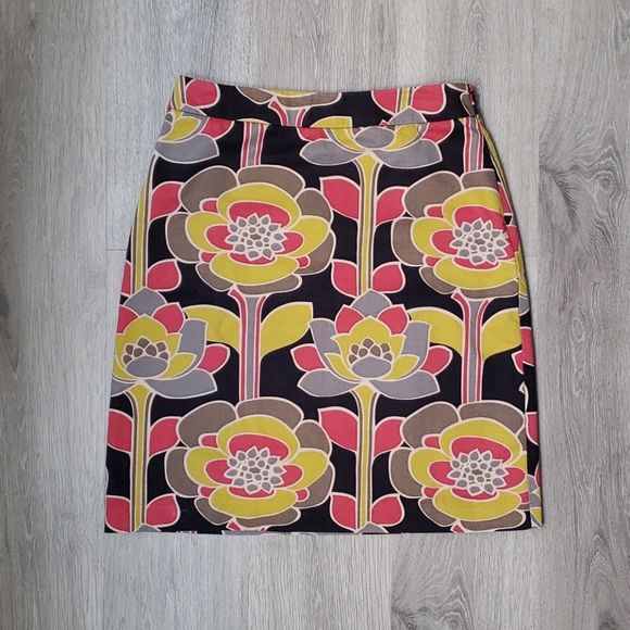 Boden Dresses & Skirts - Boden Retro Floral Pencil Skirt